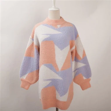 Pullover aus Federgarn