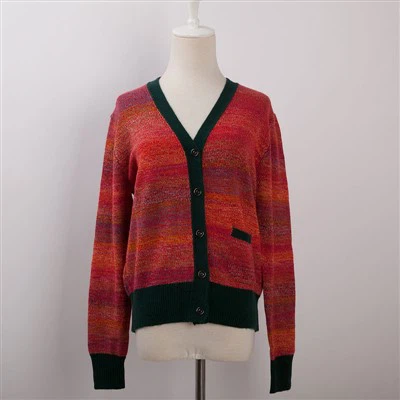 Schrumpfen Pullover aus Federgarn?